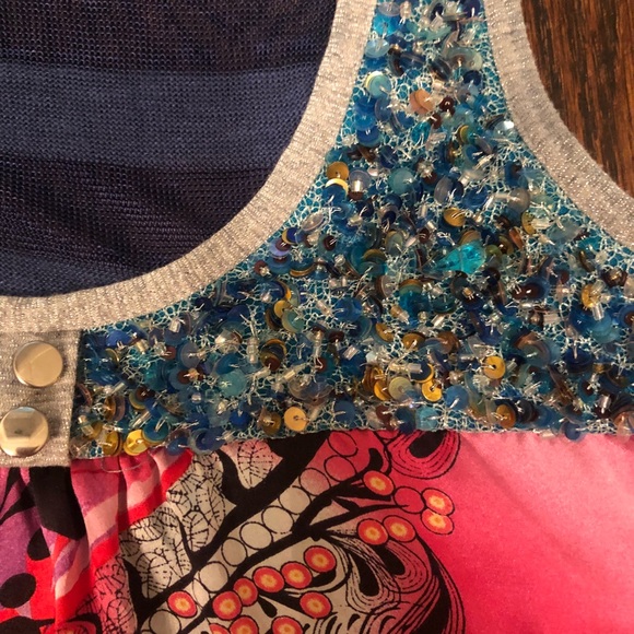 Beautiful unique silk blend tank top with sequins - Picture 5 of 8